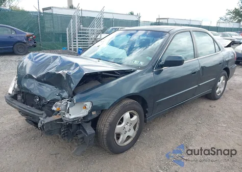 2000 Honda Accord 3.0 Ex из США, поврежденный, VIN 1HGCG1658YA085999